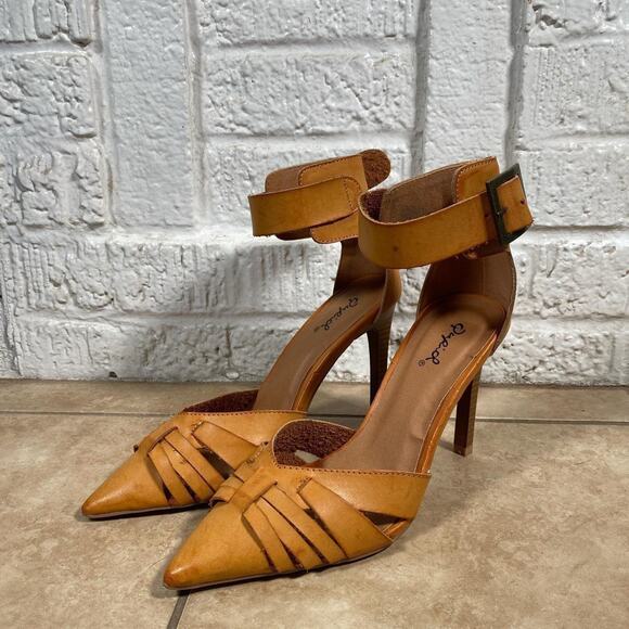 Y2k Qupid tan heels - Picture 1 of 4